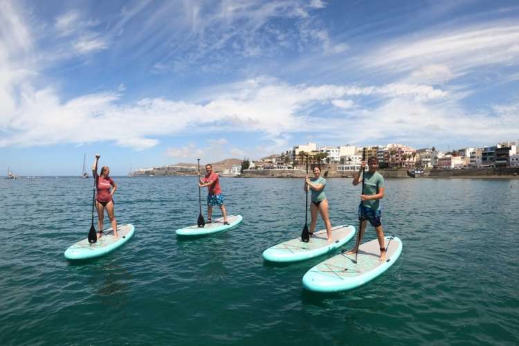 haciendo-padel-surf-en-gran-canaria
