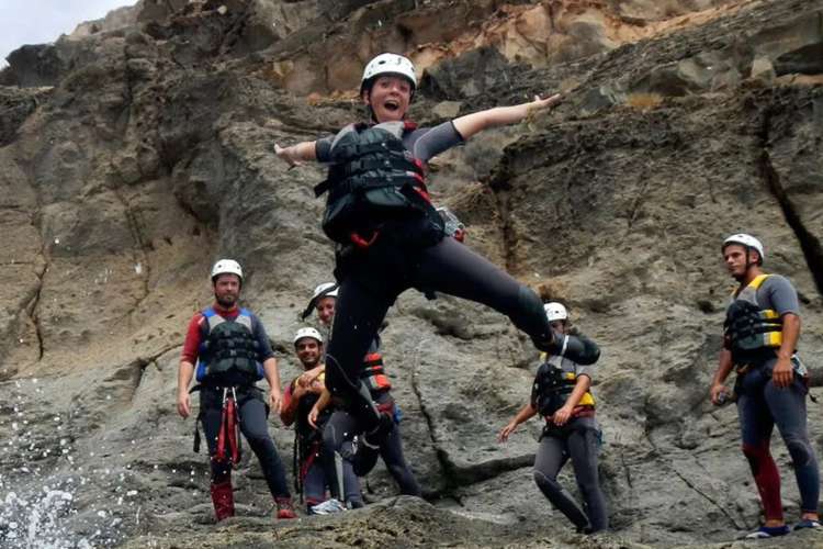 Coastering-jumping